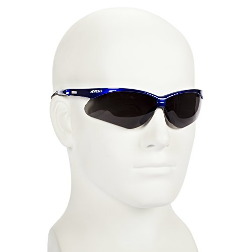 KleenGuard V30 Nemesis Biztonsági Szemüveg (47387), Füst (Biztonsági Napszemüveg) Anti-Fog Lencse Fémes Kék Keret, 12 Pár / Eset