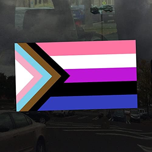 Alkalmazható Szójáték Genderfluid Haladás Pride Flag LGBTQ POC Transznemű Zászló - Vinyl Matrica, 4 inch